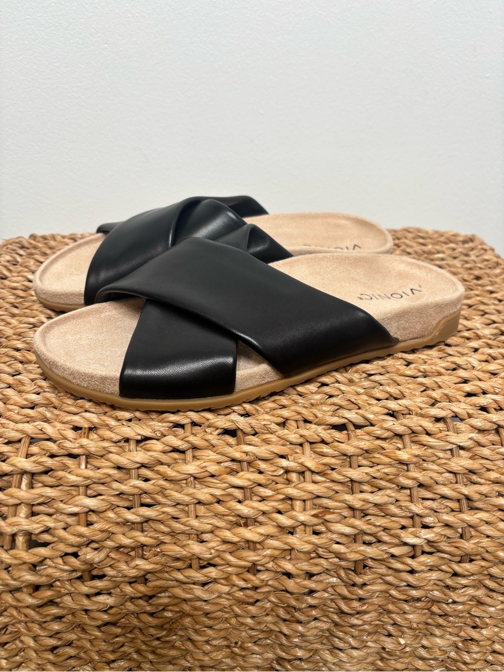 Like New Vionic Etna Sandal in Black, Women 7.